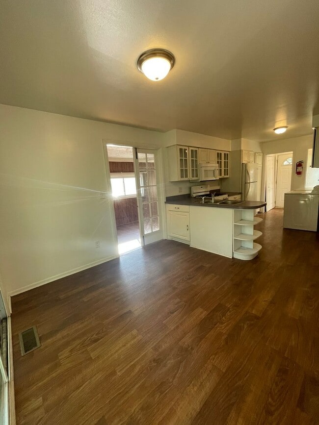 property at 1609 Conway Ave