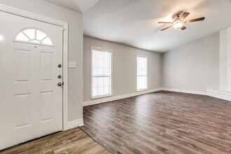 2114 Pennington Dr in Arlington, TX - Building Photo - Building Photo