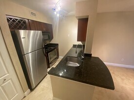 2851 N Oakland Forest Dr in Oakland Park, FL - Building Photo