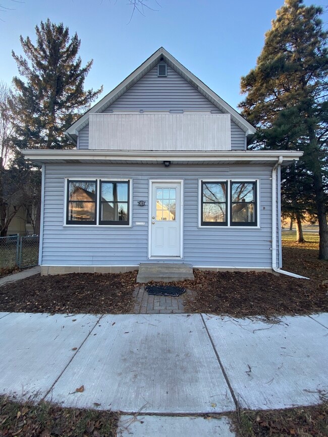 303 Webster St in St. Paul, MN - Building Photo - Building Photo