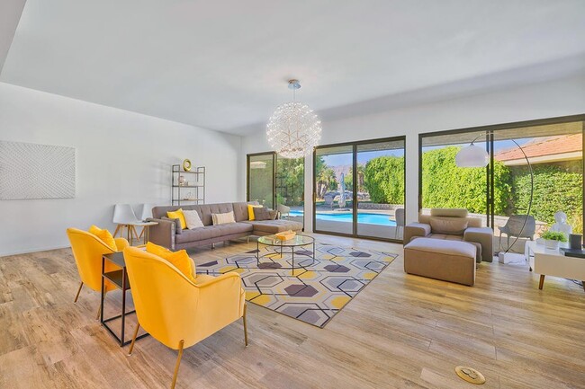 12 Sussex Ct in Rancho Mirage, CA - Foto de edificio - Building Photo