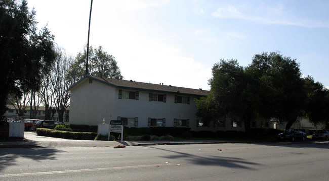 Claremont Gardens in Claremont, CA - Building Photo - Building Photo