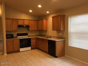 25214 W Clanton Ave in Buckeye, AZ - Building Photo - Building Photo