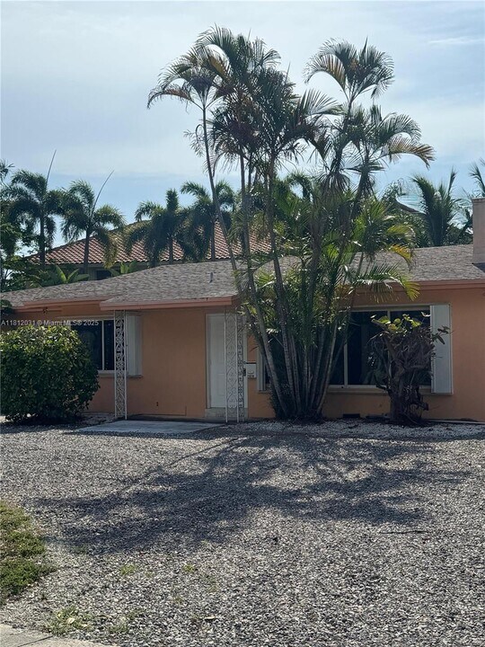 1816 Middle River Dr in Fort Lauderdale, FL - Building Photo