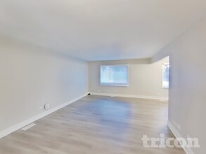 1665 Trafalgar Ln in Aurora, IL - Building Photo - Building Photo