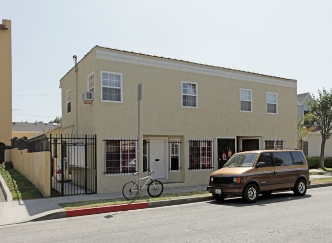 5912 Seville Ave in Huntington Park, CA - Foto de edificio - Building Photo
