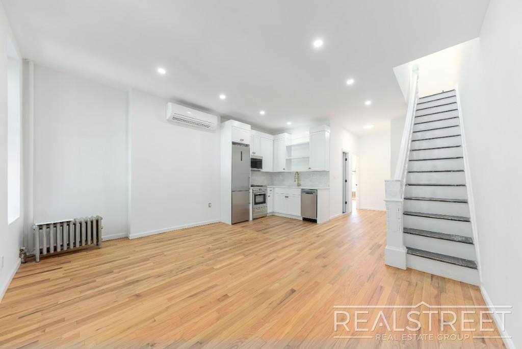 152a MacDougal St in Brooklyn, NY - Building Photo