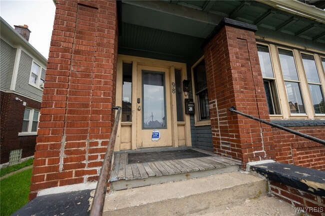 98 E Delavan Ave in Buffalo, NY - Building Photo - Building Photo