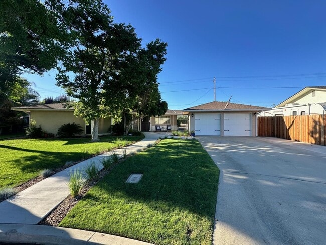779 Almond Dr in Clovis, CA - Building Photo - Building Photo