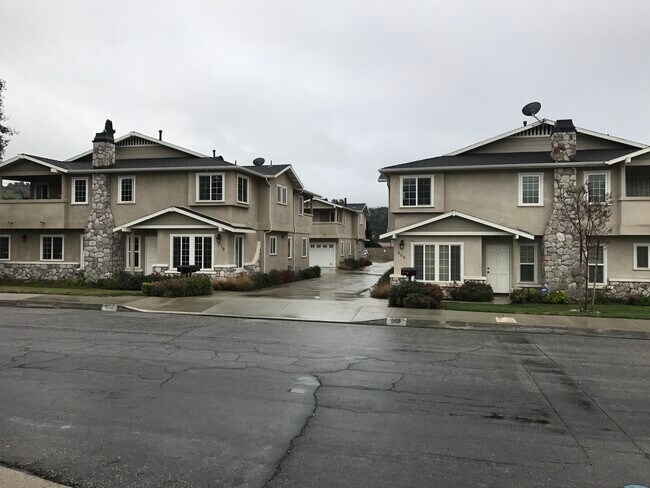 572 E Lemon Ave, Unit #A in Glendora, CA - Building Photo - Building Photo