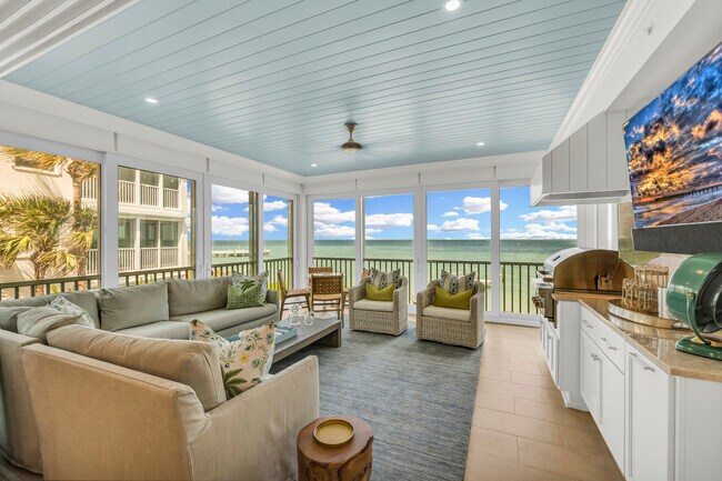 property at 807 Harborshore Dr