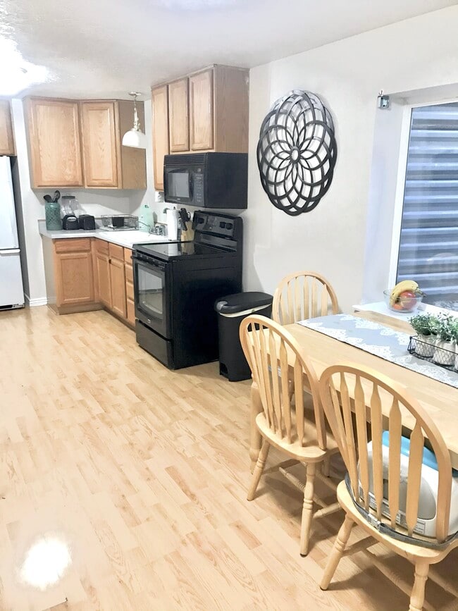 544 S Carterville Rd, Unit 2 Bedroom River Bottoms