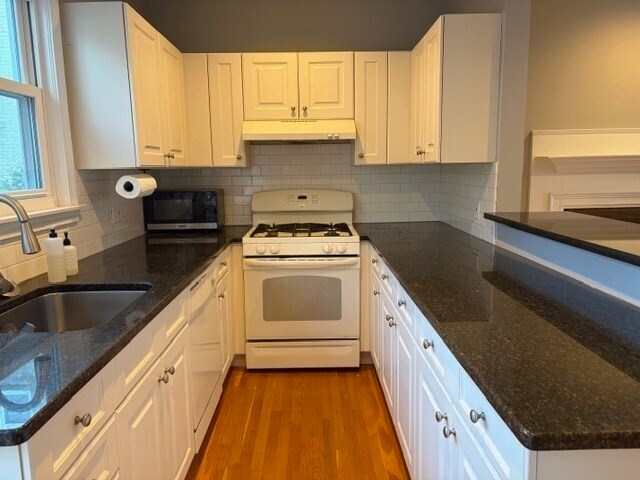 16 Colliston Rd in Boston, MA - Building Photo