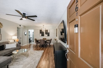 2507 Montrose Blvd in Houston, TX - Foto de edificio - Building Photo