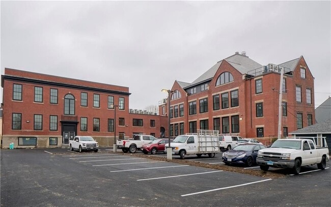 15 Cranston Ave in Newport, RI - Building Photo - Building Photo