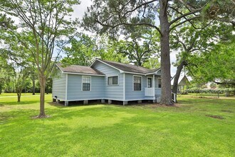 18419 Buddy Riley Blvd in Magnolia, TX - Building Photo - Building Photo