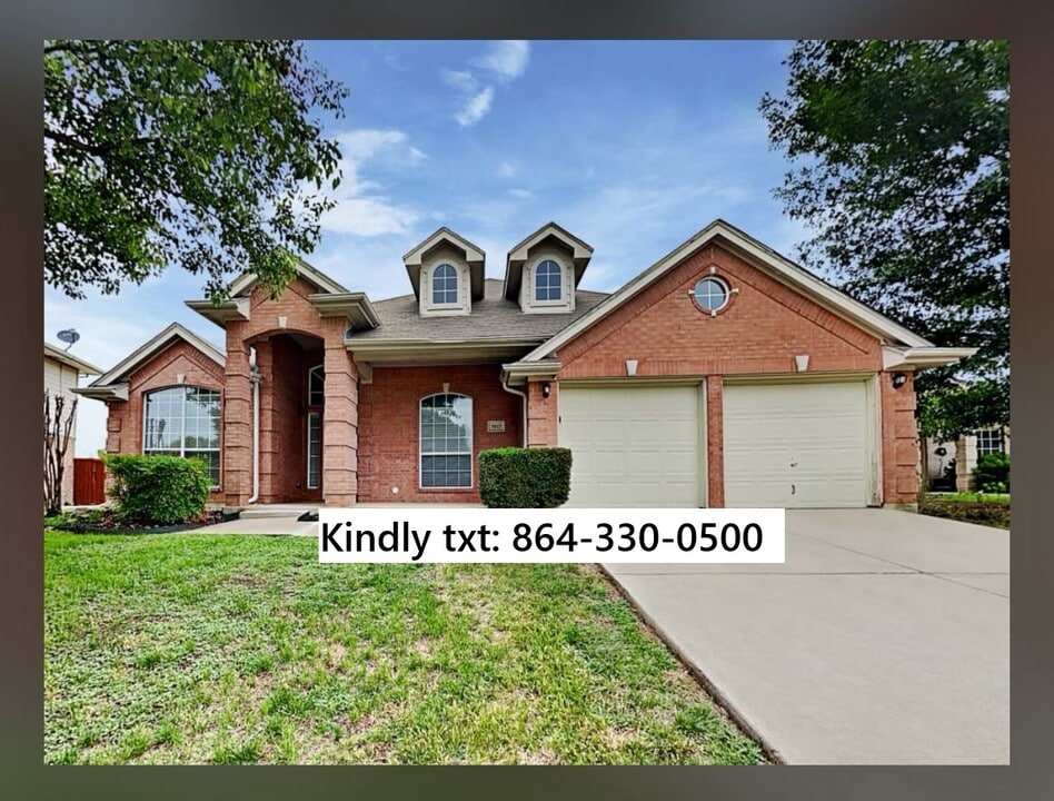 8918 Desert Rose Ct in Arlington, TX - Building Photo