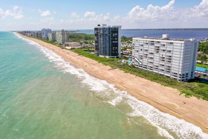 9600 S Ocean Dr in Jensen Beach, FL - Building Photo