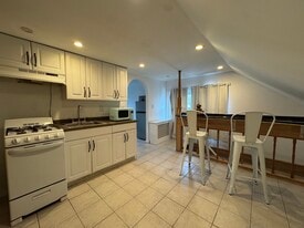 41 Young Dixon Way in Stamford, CT - Building Photo