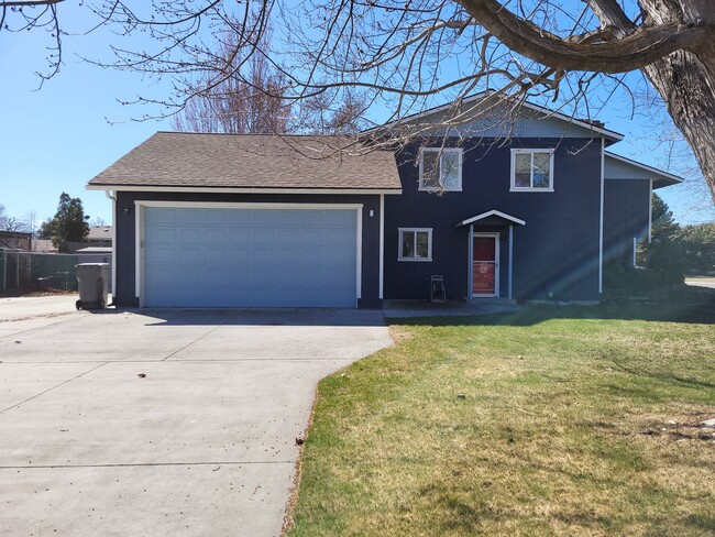 property at 1872 Alder Ave