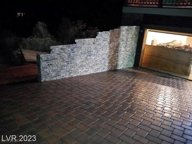 property at 311 Crestview Dr