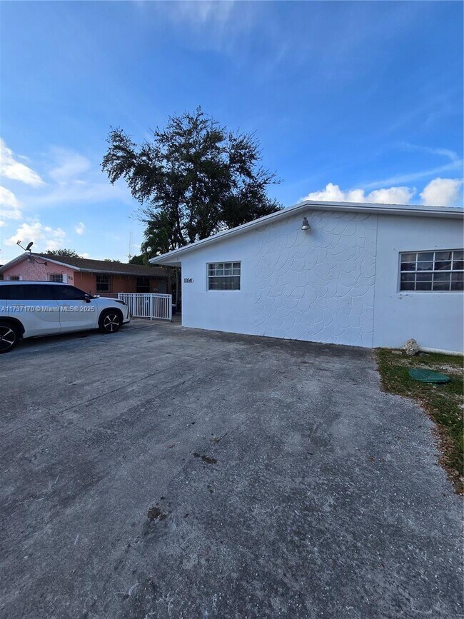 10841 SW 7th St in Miami, FL - Building Photo - Building Photo