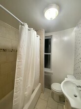 1635 Lecount St in Philadelphia, PA - Foto de edificio - Building Photo