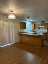 4208A Nola Loop Rd in Yakima, WA - Foto de edificio - Building Photo