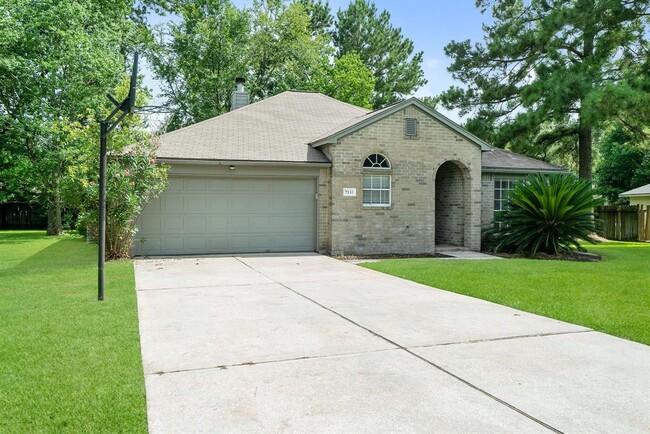 property at 7131 Woodland Oaks