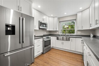 5339 Coldwater Canyon Ave in Los Angeles, CA - Building Photo - Building Photo