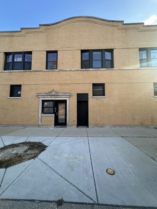 2353 N Springfield Ave in Chicago, IL - Building Photo