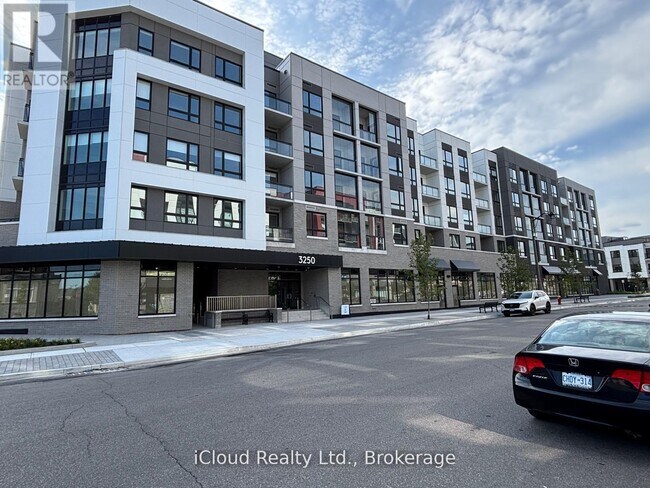 3250 Carding Mill Trail in Oakville, ON - Building Photo - Building Photo