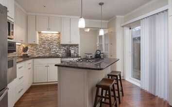 2016 Clover Ln in Fort Worth, TX - Building Photo - Building Photo
