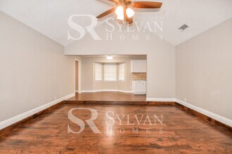 2207 Crooked Oak Ct in Arlington, TX - Building Photo - Building Photo