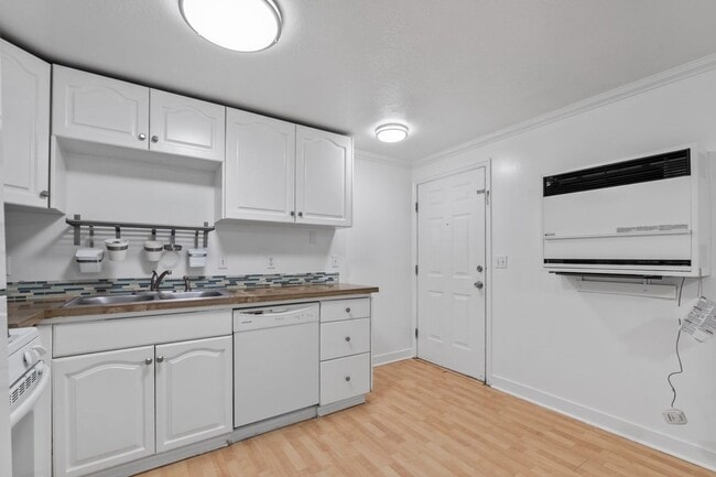 1076 Canyon Rd in Ogden, UT - Building Photo - Building Photo