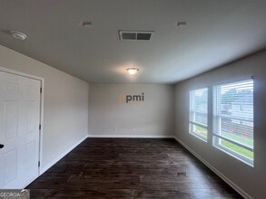106 Sarah Ln in Lagrange, GA - Building Photo - Building Photo