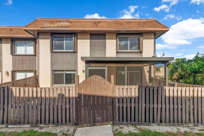 2140 Sherwood Forest Blvd in West Palm Beach, FL - Building Photo - Building Photo