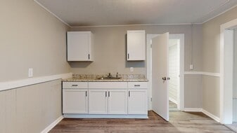 7804 Elton Ave in Cleveland, OH - Building Photo