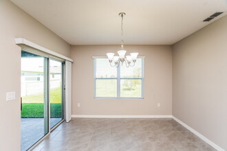 5620 Peace River Dr in Lakeland, FL - Building Photo - Building Photo