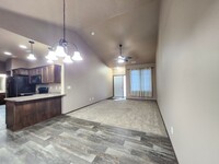 7523 Brookside Pl in Sioux Falls, SD - Foto de edificio - Building Photo