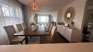 354 Alles St, Unit 2 in Des Plaines, IL - Foto de edificio - Building Photo