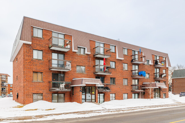 617 Ampère Av in Laval, QC - Building Photo - Building Photo