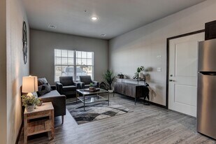 5626 W 32nd St, Unit 5626 w 32nd St in Joplin, MO - Building Photo