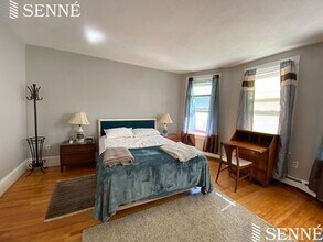124 Walnut St, Unit 2 in Somerville, MA - Building Photo - Building Photo