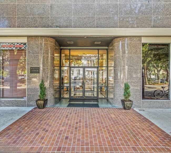 311 W Ashley St, Unit #1401 in Jacksonville, FL - Building Photo - Building Photo