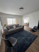 1215 NE 109th St in Miami, FL - Building Photo - Building Photo