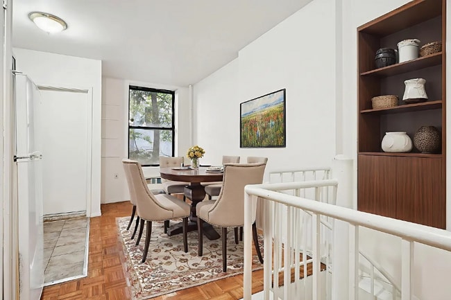 323A E 89th St in New York, NY - Building Photo - Building Photo