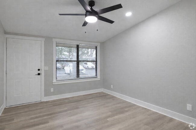 Meadowood Apartments in Nicholasville, KY - Building Photo - Building Photo