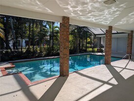 7970 SW 146th St in Palmetto Bay, FL - Building Photo