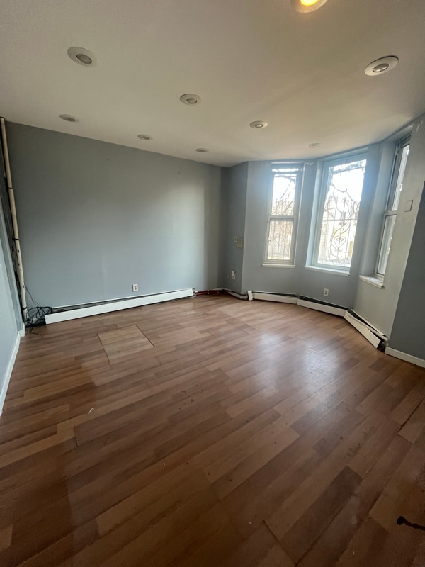 213 S Harrison St in East Orange, NJ - Foto de edificio - Building Photo